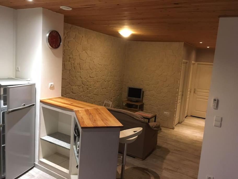 Gite Aux Aspres Logement De 65M² Fontcouverte  Kültér fotó