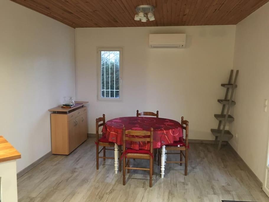 Gite Aux Aspres Logement De 65M² Fontcouverte  Kültér fotó